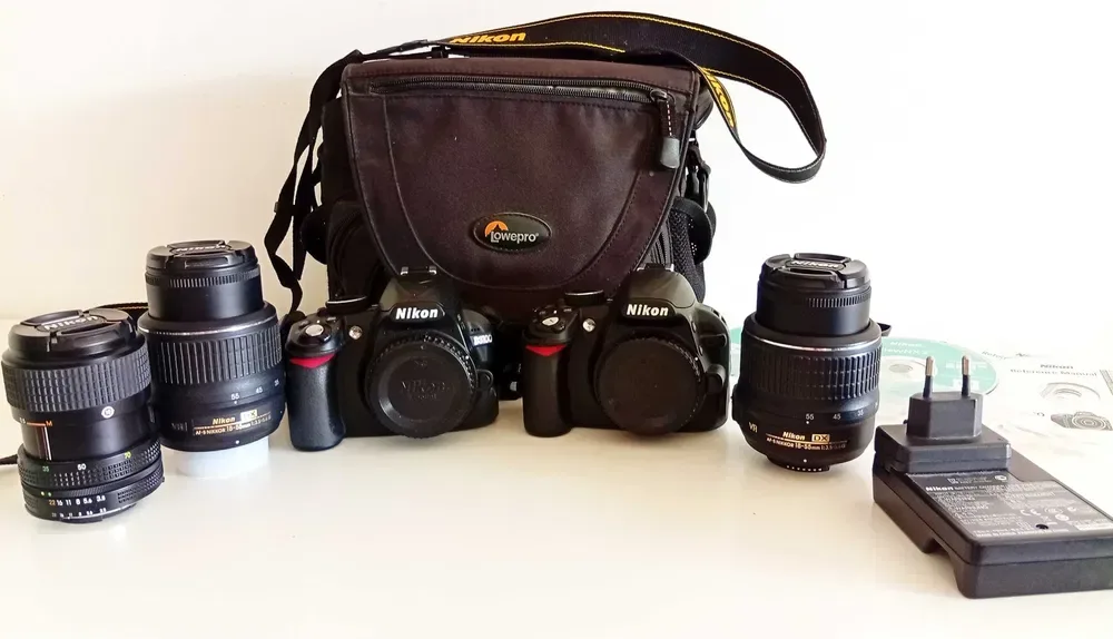 Nikon D3100 (2шт.) + 18-55 VR Kit (2шт.) низький пробіг на обох + в подарунок старі камери